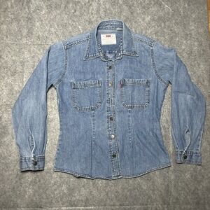 Vintage 90's Levi's Women's Medium Light Wash Denim Shirt